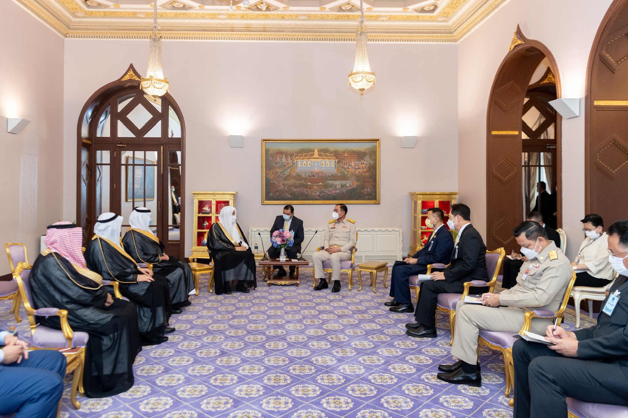PM Kerajaan Thailand, Jenderal Prayut Cha Ocha, menyambut Syekh Dr. MohammadAlissa di kantor pusat pemerintah