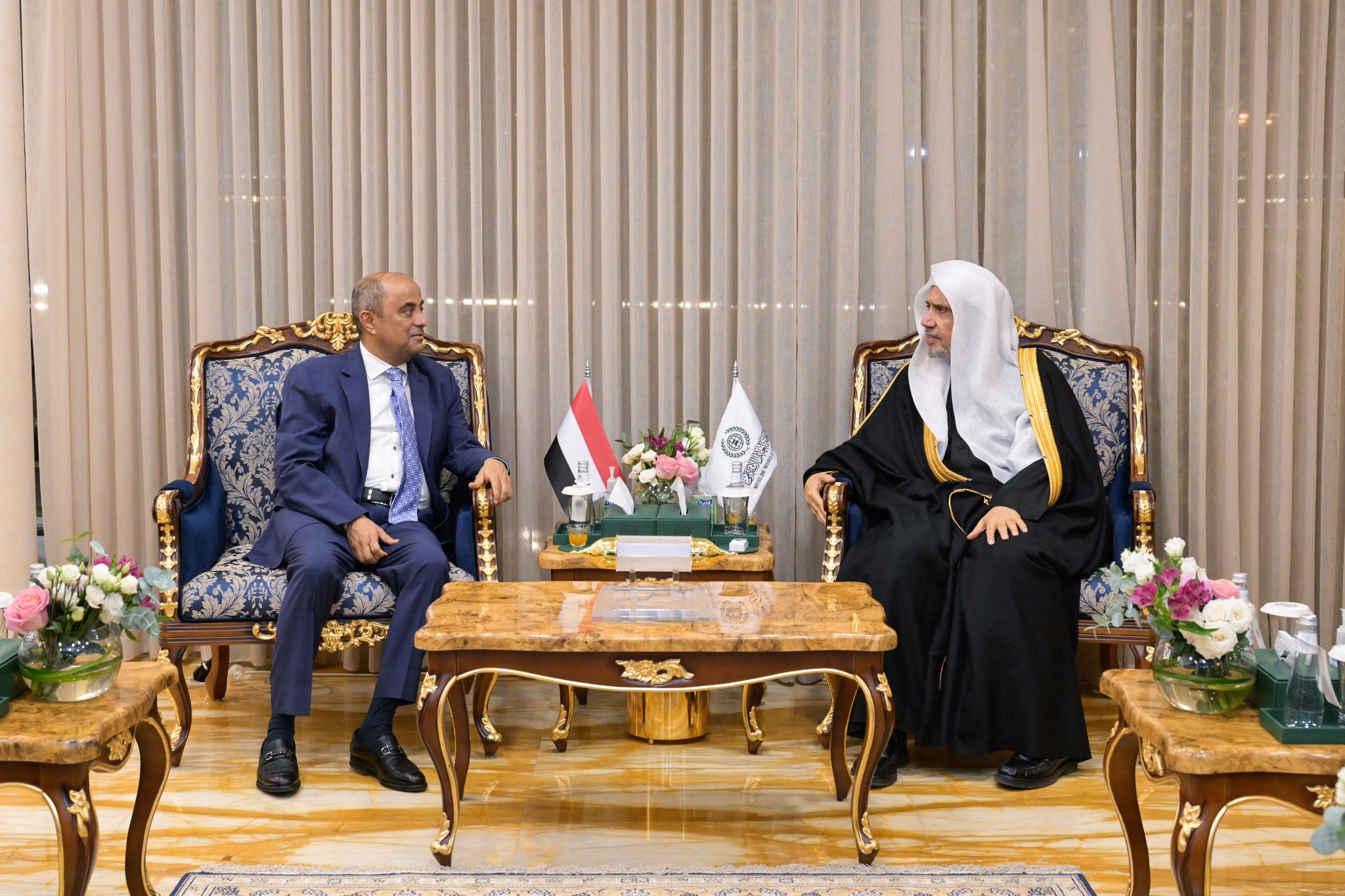 استقبل معالي الأمين العام، رئيس هيئة علماء المسلمين، فضيلة الشيخ د. ⁧‫محمد العيسى‬⁩‬⁩، في مكتبه بالرياض، دولة رئيس مجلس وزراء اليمن، السيد سالم بن صالح بن بريك