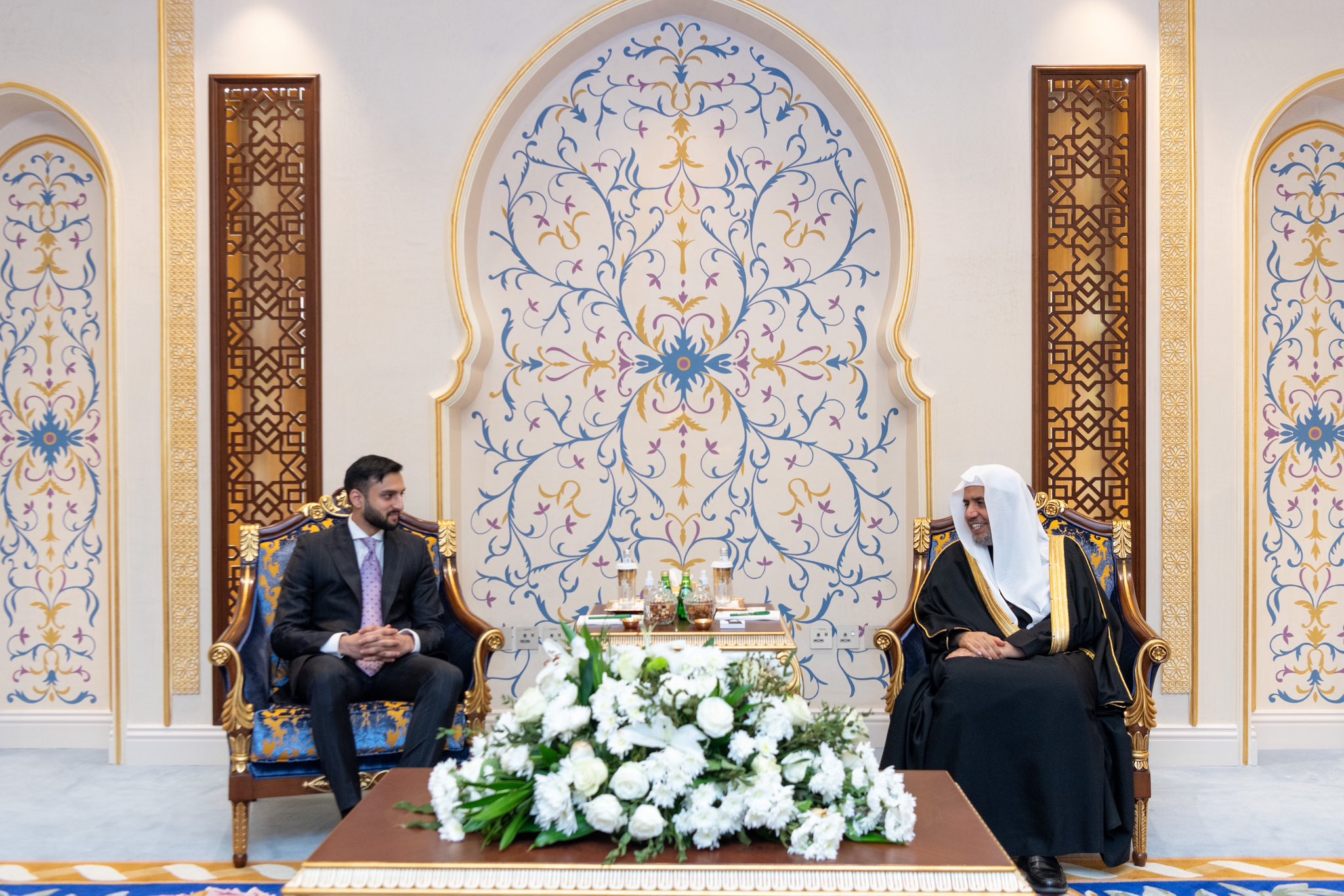 جناب دبیر کل رئیس انجمن علمای مسلمانان، شیخ د.محمد العيسى، در دفتر خود، از د.ابراهیم حسن مراد، مدیر دانشگاه علوم و فناوری لاهور استقبال كرد.