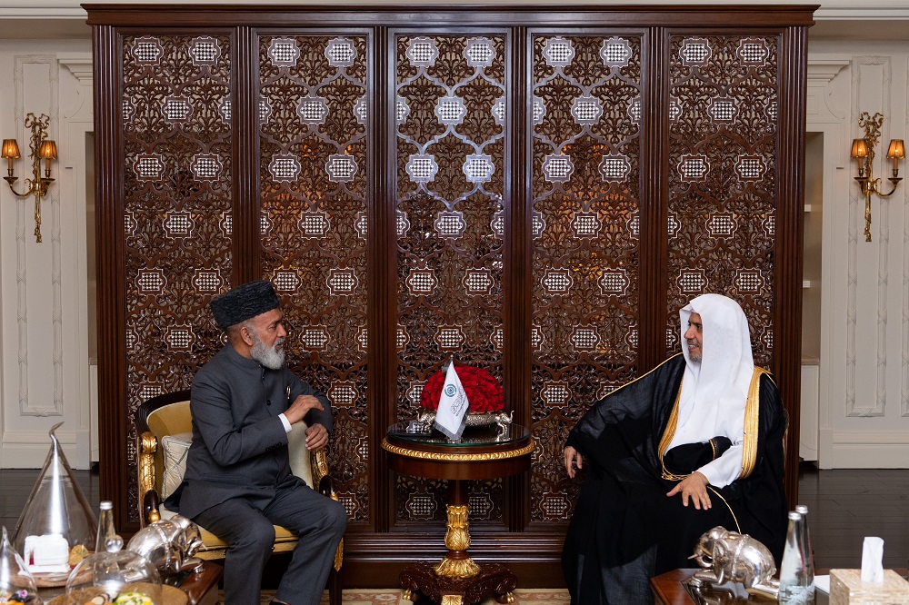 Yang Mulia Sekjen LMD, Ketua Asosiasi Ulama Muslim, Syekh Dr.Mohammad Al-issa bertemu di New Delhi dengan Yang Mulia Rektor Universitas Islam Malabar di Kerala, India, Syekh Dr. Hussain Madavoor.