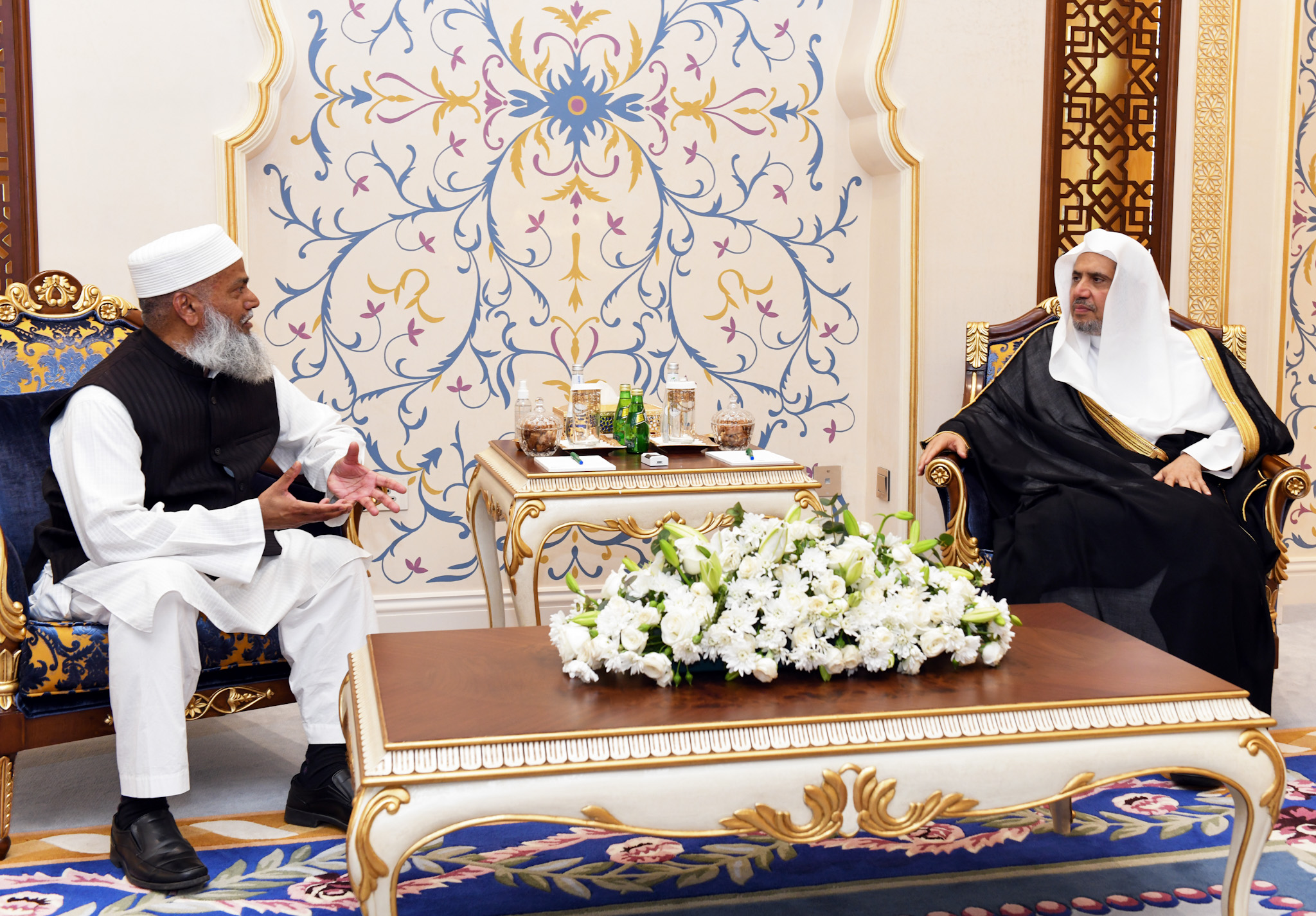 جناب دبيركل و رئيس انجمن علمای مسلمان، آقای شيخ دكتر محمد العیسی در پایگاه سازمان همبستگی در مکه مکرمه با مفتی بزرگوار نیوزلند، جناب آقای شیخ محمد عامر فیض الرحمن ديدار کرد.
