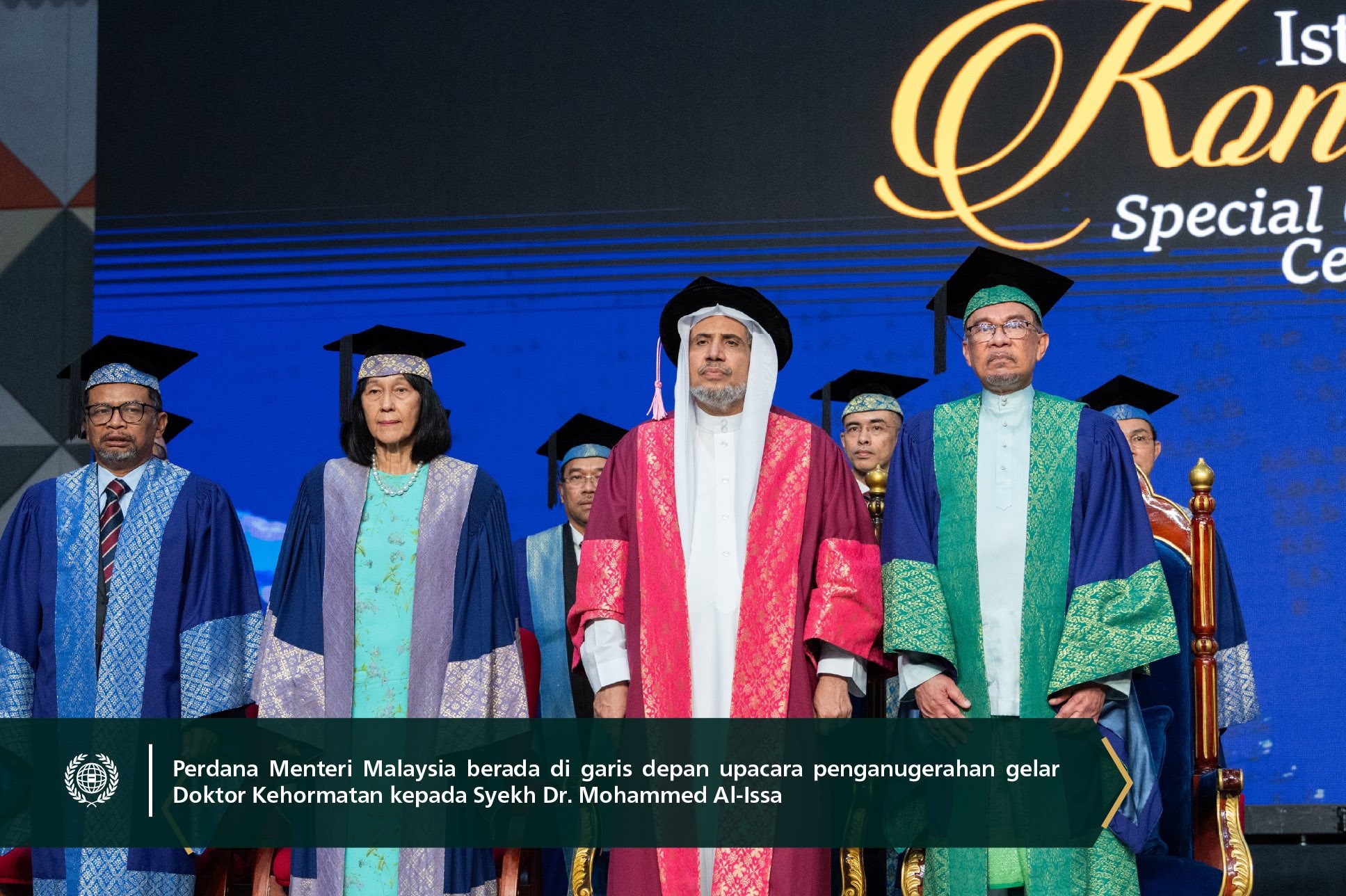 menganugerahkan gelar Doktor Kehormatan dalam Ilmu Politik kepada Yang Mulia Syekh Dr.Mohammed bin Abdulkarim Al-Issa