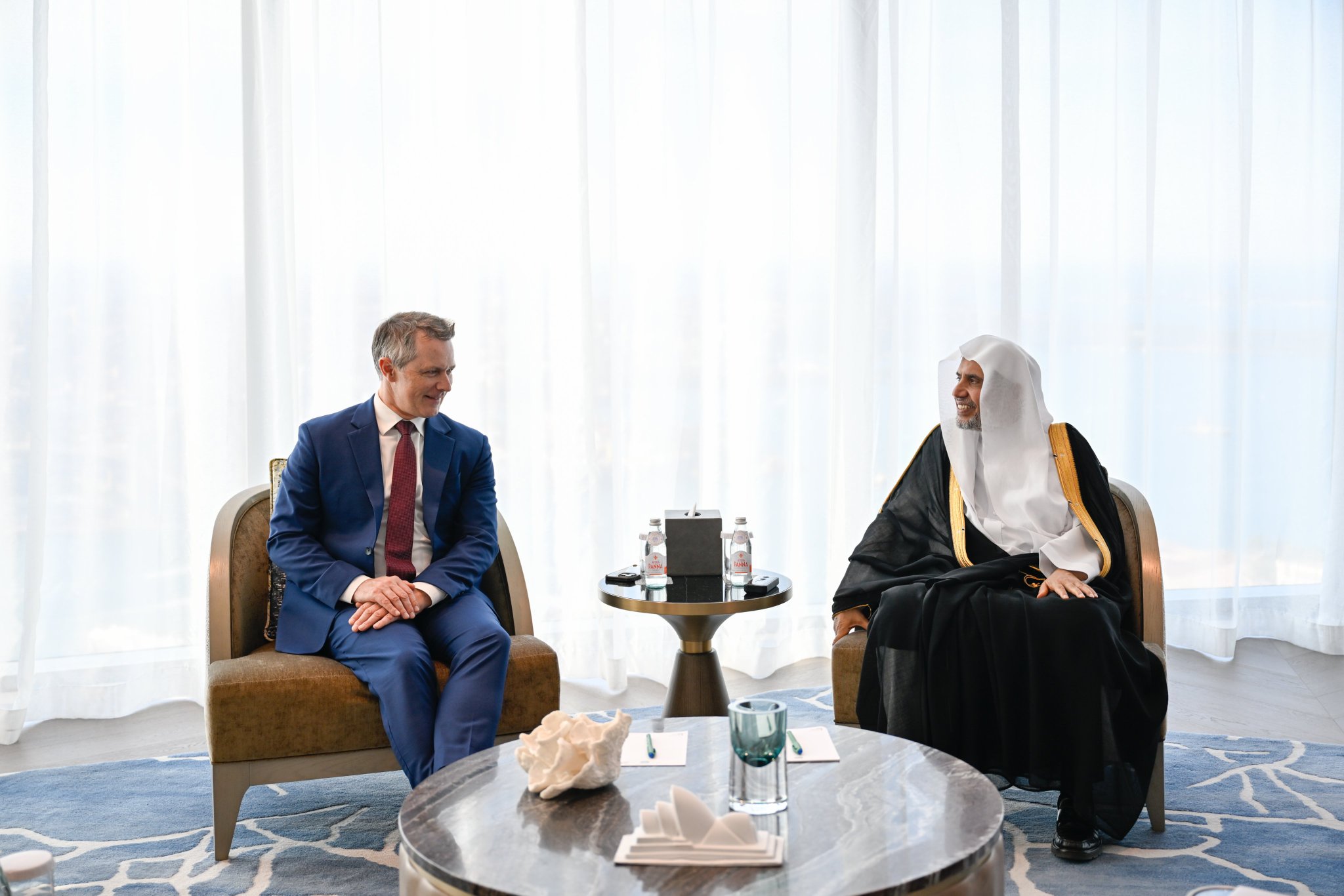 At his residence in Sydney, H.E. Sheikh Dr. Mohammed Al-Issa, Secretary-General, received H.E. Jason Clare, Federal Minister for Education