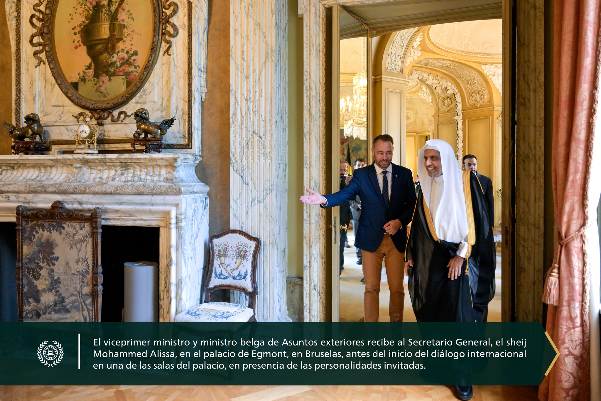 El ministerio de Asuntos exteriores de Bélgica organizó, en el palacio de Egmont, en la capital, Bruselas, una mesa redonda con el Secretario general y presidente del Consejo de Ulemas, sheij Dr. Mohammed Al-Issa