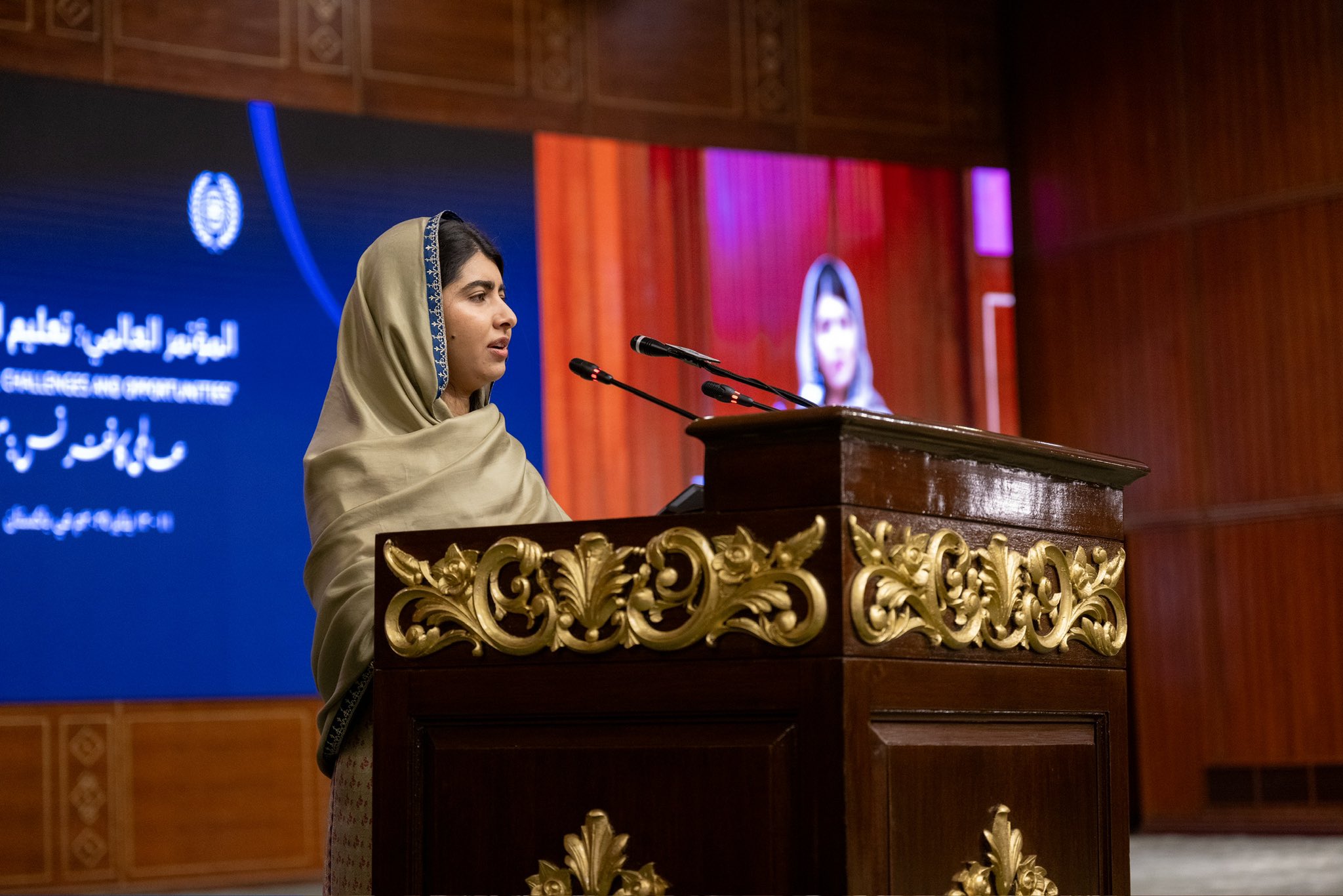 En presencia del Secretario General, el Sheij Mohammed Al-Issa, la activista internacional por la educación de las niñas, Malala Yousafzai, presentó el mensaje principal de la iniciativa de la Liga del Mundo Islámico :