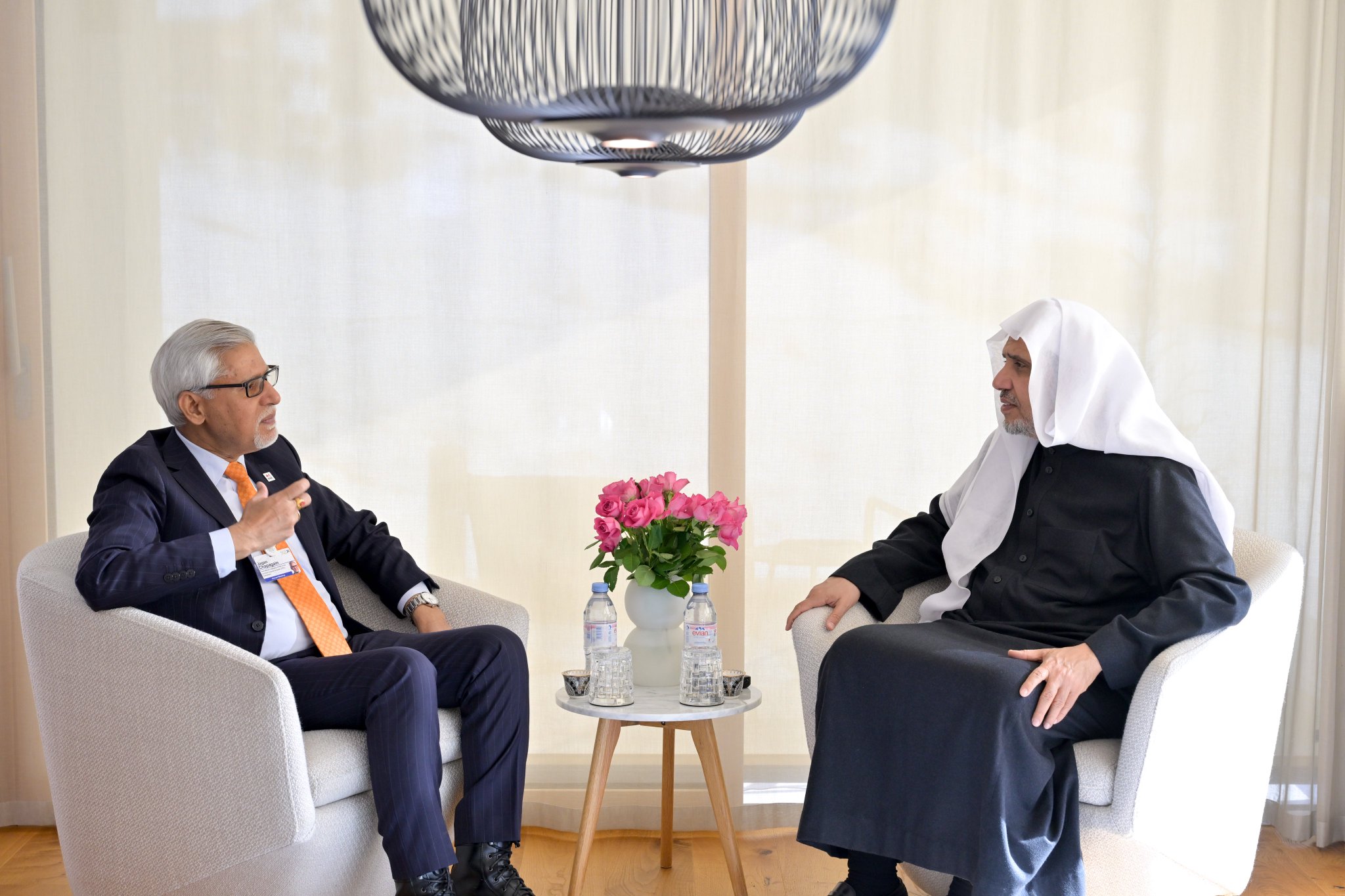 التقى معالي الأمين العام، رئيس هيئة علماء المسلمين، فضيلة الشيخ د.⁧‫ محمد العيسى‬⁩‬⁩، في مقر إقامته سعادةَ الأمين العام للاتحاد الدولي للصليب الأحمر والهلال الأحمر، السيد جاغان شاباغين