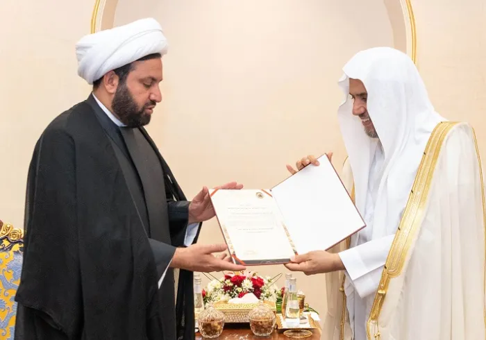 His Excellency Sheikh Dr. Mohammed Al-Issa meets with His Excellency the Iraqi Minister of Hajj, Sheikh Dr. Sami Omran Musa Al-Masoudi