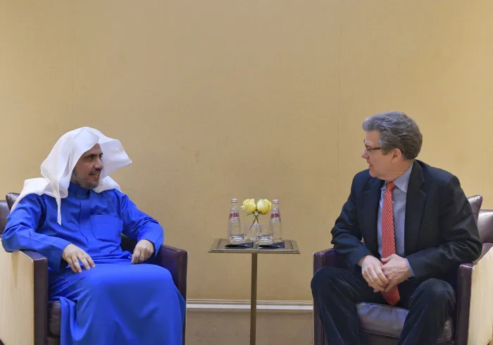 ‏معالي الشيخ د.محمد العيسى⁩ ملتقياً في ⁧واشنطن⁩ معالي السيد ⁧سام براونباك⁩ سفير الولايات المتحدة الأمريكية للحريات الدينية، وجرى خلال اللقاء التأكيد على أهمية دور القيادات الروحية في تعزيز مفاهيم التسامح والوئام الديني والإثني.