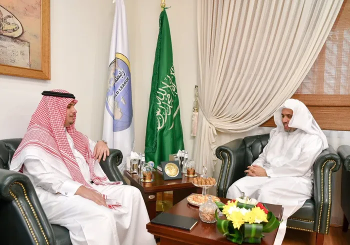 Le Secrétaire Général de la Ligue recevant ce matin le doyen de l’Université Arabe Naïf pour les Sciences Sécuritaires, le D. Abdelmajid Elbouneyaine pour une rencontre qui a porté sur des sujets d’intérêt commun.