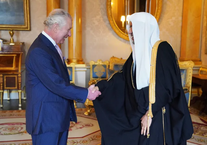 الملك تشارلز الثالث يستقبل أمين عام رابطة العالم الإسلامي د. محمد العيسى