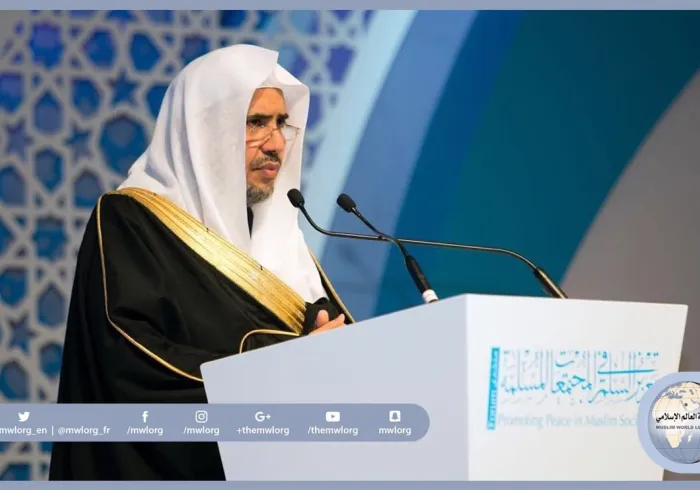   معالي أمين الرابطة في منتدى أبو ظبي لتعزيز السلم: (مكابرةُ التطرّف في حتمية الدولة الوطنية هروبٌ إلى خيالٍ يصطدمُ بالسنن الإلهية).