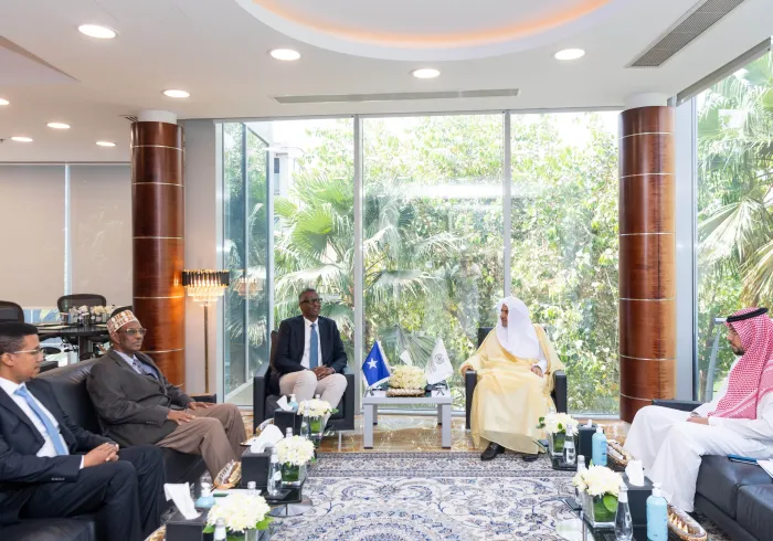 Le Secrétaire général et président de l'Organisation des savants musulmans cheikh Mohammad Alissa a rencontré l’envoyé spécial du Président somalien, M. Abderahman Abdelchakour