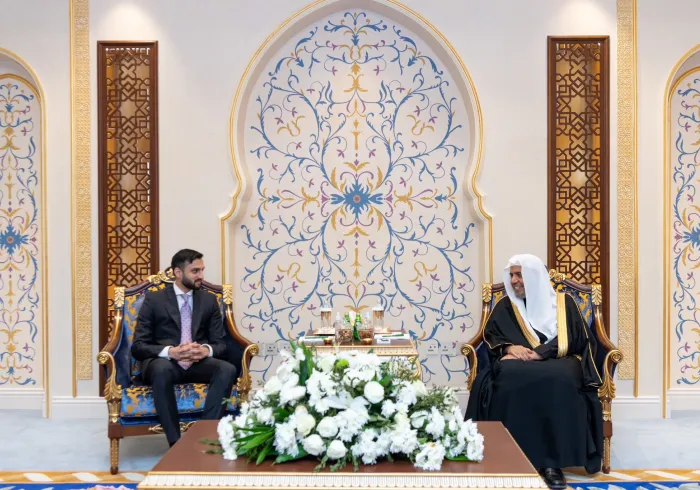 جناب دبیر کل رئیس انجمن علمای مسلمانان، شیخ د.محمد العيسى، در دفتر خود، از د.ابراهیم حسن مراد، مدیر دانشگاه علوم و فناوری لاهور استقبال كرد.