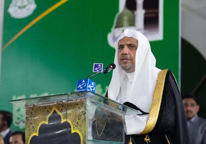 خلال العام المُنصرم، أطلقَتْ ⁧‫رابطة العالم الإسلامي‬⁩ عشراتِ اللقاءاتِ الإيمانية لتدارُس وتأمُّل السيرة والمسيرة العظيمة التي غيّرت مجرى التاريخ، لسيدنا ونبينا الكريم ﷺ، وقد حشدت الرابطةُ لهذه اللقاءات مُفتينَ وعلماءَ وقادةً دينيين مِن أكثر من 50 دولةً