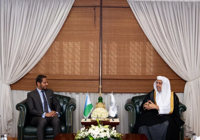 ‏استقبل معالي الأمين العام، رئيس هيئة علماء المسلمين، فضيلة الشيخ د. ⁧‫محمد العيسى‬⁩ في مكتبه بالرياض، اليوم، سعادة السفير فوق العادة لجمهورية جيبوتي لدى المملكة العربية السعودية عميد السلك الدبلوماسي، السيد ضياء الدين سعيد بامخرمة