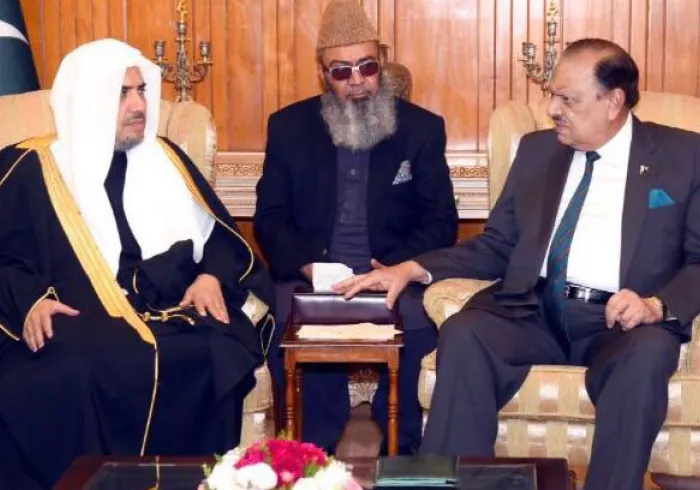 His Excellency, the President of Pakistan Mr. Mamnoon Hussain welcomes His Excellency Sheikh Dr. Mohammed bin Abdul Karim Al-Issa at the Presidential Palace in the capital of Islamabad