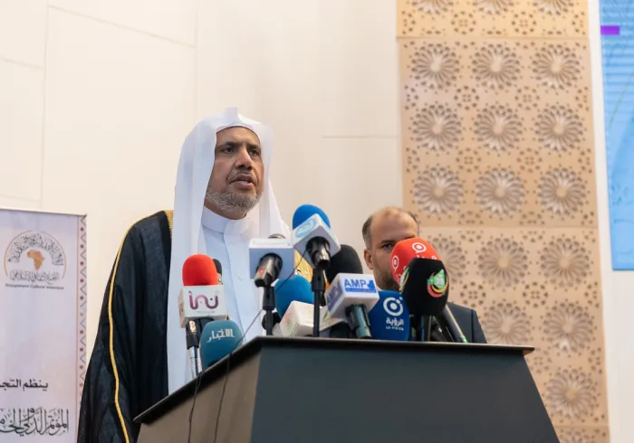 "الإسلام بنصوصه وسجل سيرة نبيه الكريم ﷺ أول من نقض أطروحة حتمية الصدام الحضاري".