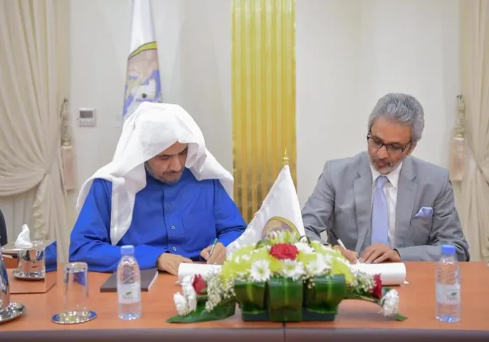 في تواصل نوعي ومهم للاضطلاع بواجب الرابطة الدولي .. معالي الأمين العام يوقع اتفاقية تعاون مع المجلس العالمي للقادة الدينيين