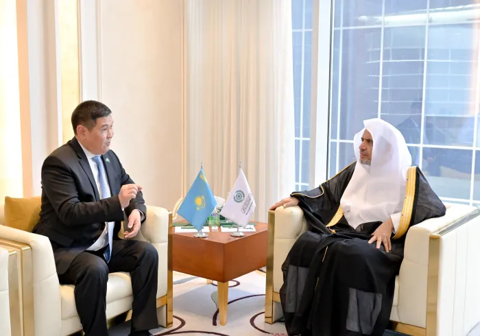 ‏استقبلَ معالي الأمين العام، رئيس هيئة علماء المسلمين، فضيلة الشيخ د.⁧‫محمد العيسى‬⁩‬⁩ ، في مكتبه بالرياض، ظُهرَ اليوم، سعادةَ سفير جمهورية كازاخستان لدى المملكة العربية السعودية، السيد ماديار مينيلبيكوف