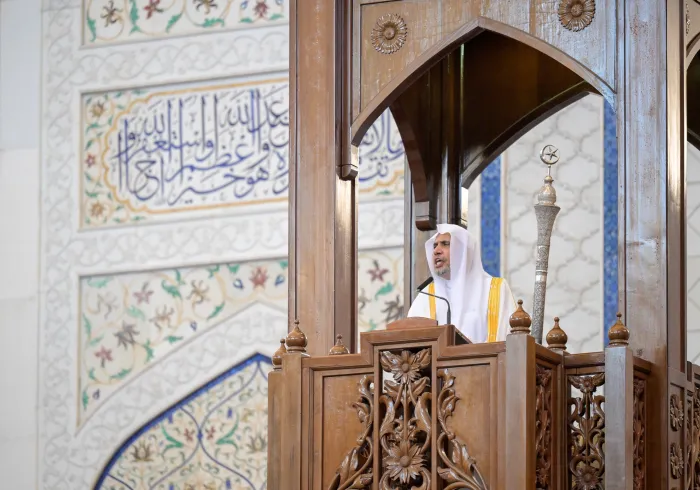 ‏صورٌ من خطبة الجمعة التي ألقاها معالي الأمين العام، رئيس هيئة علماء المسلمين، الشيخ د. ⁧‫محمد العيسى‬⁩ ‬⁩، من منبر أكبر جوامع العاصمة الماليزية “كوالالمبور”، وبحضور علماء آسيان من عموم المذاهب الإسلامية: