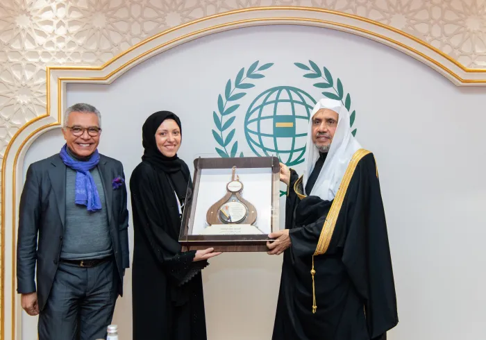 Makkah:His Excellency Sheikh Dr. Mohammad Al-Issa met with the student delegation from Muslim minorities in European universities at the Muslim World League headquarters 