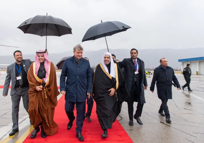 وصل معالي الأمين العام، رئيس هيئة علماء المسلمين، فضيلة الشيخ د.⁧‫محمد العيسى‬⁩، إلى العاصمة البوسنيَّة سراييفو، حيث كان في استقباله دولة الرئيس الحالي لمجلس النواب ببرلمان البوسنة والهرسك، والرئيس الأسبق لمجلس الوزراء د. دنيس زفيزديتش