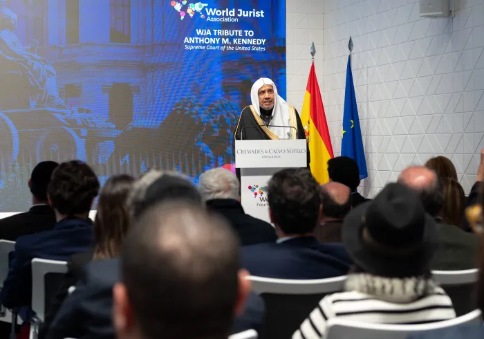 ‏استضافت الجمعية الدولية للحقوقيين بمدريد معالي الأمين العام، الشيخ د.⁧‫محمد العيسى‬⁩، لإلقاء محاضرة، بعنوان "الأديان من أجل السلام".