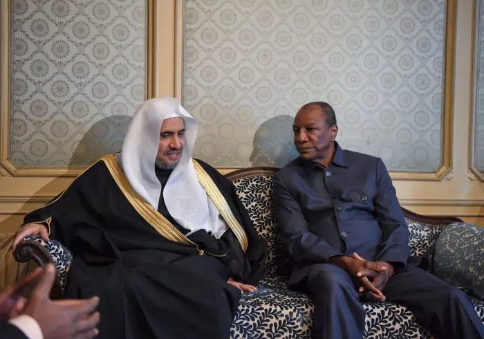 فخامة رئيس غينيا كوناكري البروفيسور ألفاكوندي يستقبل معالي أمين عام ‫ رابطة العالم الإسلامي، في مقر إقامة فخامته في العاصمة الفرنسية ‫باريس 