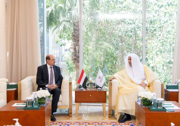 استقبل معالي الأمين العام، رئيس هيئة علماء المسلمين، فضيلة الشيخ د. ⁧‫محمد العيسى‬⁩، في مكتبه معالي وزير الخارجية اليمني د. شايع محسن الزنداني