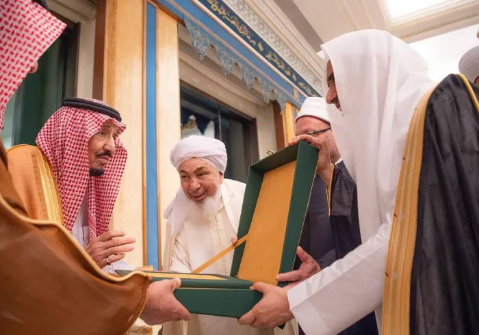 شامل نقشه بین‌المللی طرح های ابتکاری و برنامه‌هایش در سراسر جهان بود: سازمان همبستگی جهان اسلام گزارش دوره‌ای خود را منتشر کرد، که در آن ادامه اجرای برنامه‌های "سند مکه مکرمه" و "سند ایجاد پل‌های ارتباطی میان مذاهب اسلامی" را بررسی کرده است.