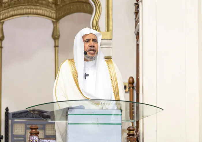 فضيلة الشيخ د. ⁧‫محمد العيسى‬⁩ يُلقي خطبة الجمعة هذا اليوم في العاصمة ⁧‫نيروبي‬⁩، شارحاً قِيم الإسلامِ، وأخلاقَ المُسلم، مستعرضاً النصوص والقواعد الشرعية حول التعايش والأخوة الوطنية، وكيفية الانسجام في بُلدان التنوع بين الهوية الدينية والوطنية