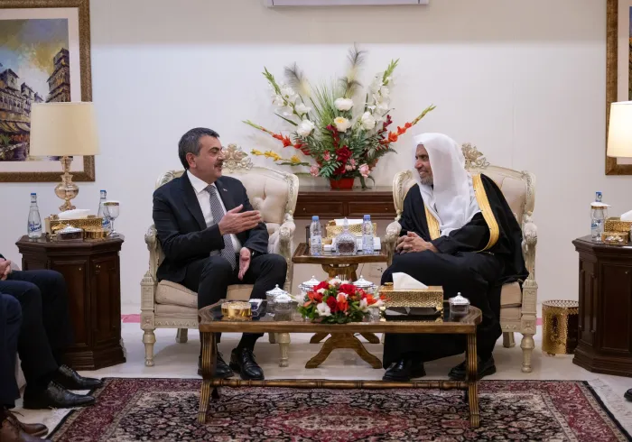 ‌جناب دبیرکل، و‌رئیس انجمن علمای مسلمان، آقای دکتر شیخ محمد العیسی   ، در محل اقامت خود در پایتخت پاکستان، “اسلام‌آباد”، میزبان ‌جناب وزیر آموزش ملی جمهوری ترکیه، دکتر یوسف تکین