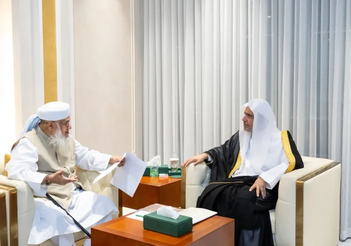 جناب دبیرکل و رئیس انجمن علمای مسلمانان، آقای دکتر شیخ محمد العیسی رئیس دانشگاه دارالعلوم هند، شیخ علامه خلیل‌الرحمن سجاد النعمانی ندوی را به حضور پذیرفت