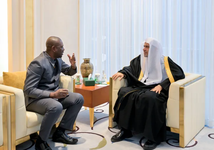 استقبل معالي الأمين العام، رئيس هيئة علماء المسلمين، فضيلة الشيخ د.⁧‫ محمد العيسى‬⁩‬⁩، في مكتبه ظُهر اليوم، معالي وزير الشؤون الدينية والعبادة والعادات، بجمهورية مالي، الدكتور محمد عمر كوني