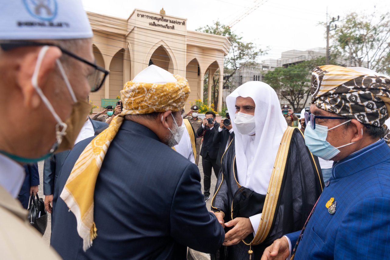 ضمن لقاءاته مع القيادات الدينية في مملكة تايلاند‬⁩‏ زار معالي الشيخ د. محمد العيسى‬⁩ مجلس رؤوساء المجالس الإسلامية
