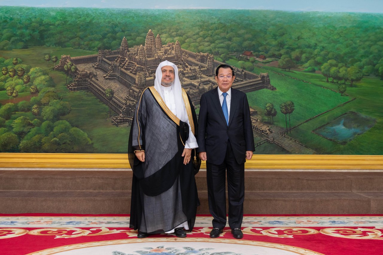 MWL’s Dr. Mhmd Alissa  praised the “Cambodian model of national harmony” and the government’s respect and empowerment of its Muslim community in a meeting with Prime Minister  hunsencambodia