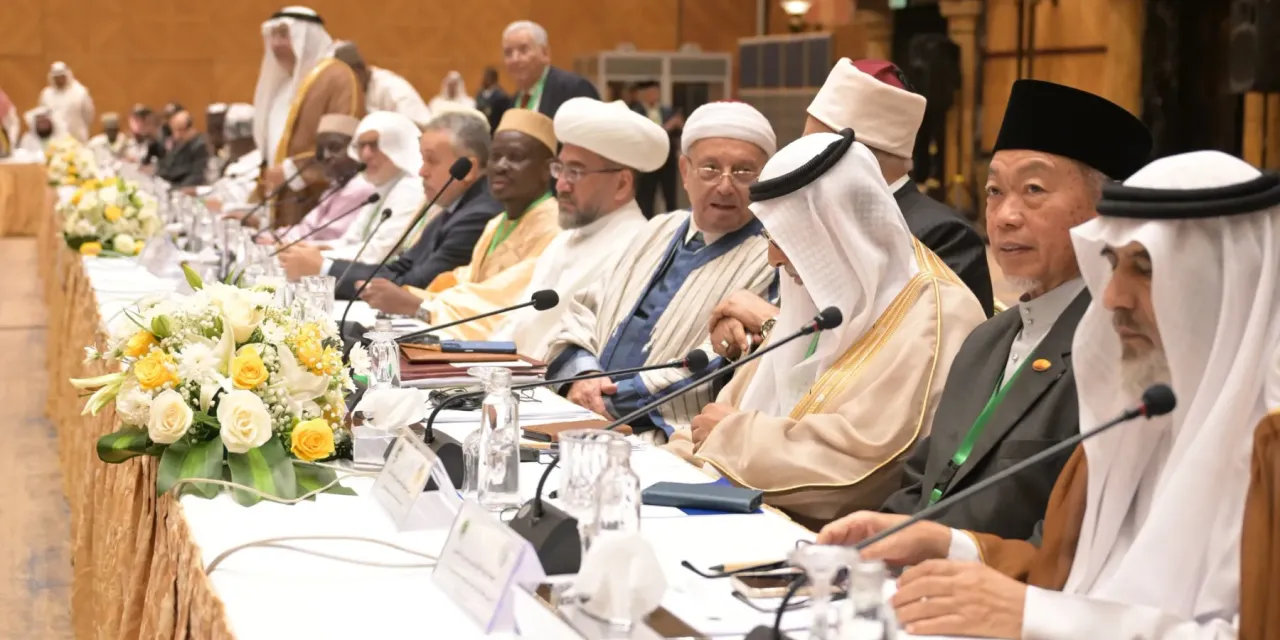Algunas imágenes de la participación del Secretario General, el Sheij Dr. Mohammed Al-Issa, en calidad de invitado de honor, en la inauguración del simposio titulado «El papel de los responsables religiosos en la lucha contra la violencia contra las mujer