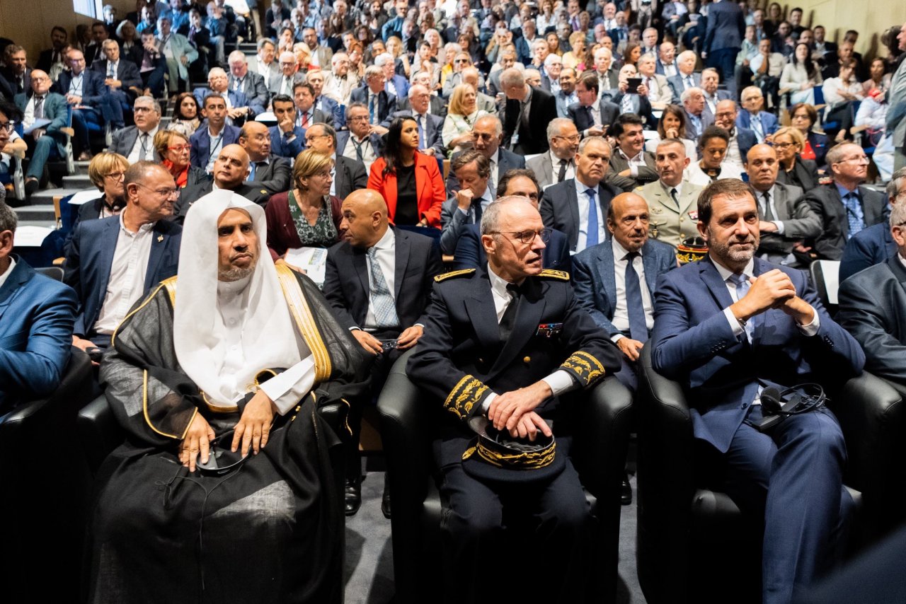 شارك معالي الشيخ د.⁧محمد العيسى⁩ مع وزير الداخلية الفرنسي السيد كريستوف كاستانير افتتاح المعهد الفرنسي للحضارة الإسلامية بمدينة ⁧ليون⁩ والذي يعد الأكبر من نوعه في فرنسا
