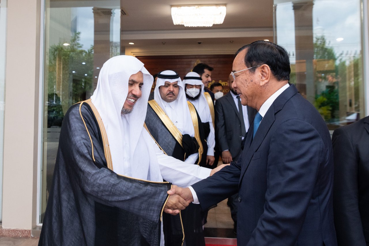 Cambodia’s Deputy Prime Minister and Minister of Foreign Affairs and International Cooperation Prak Sokhonn thanked HE Dr. Alissa for the MWL's efforts around the world
