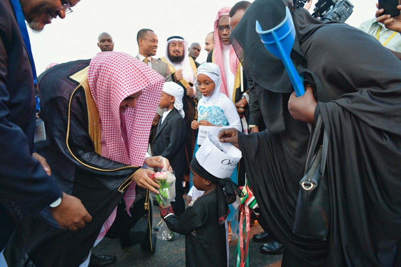 The SG of the Muslim World League arrives in the Republic of Burundi