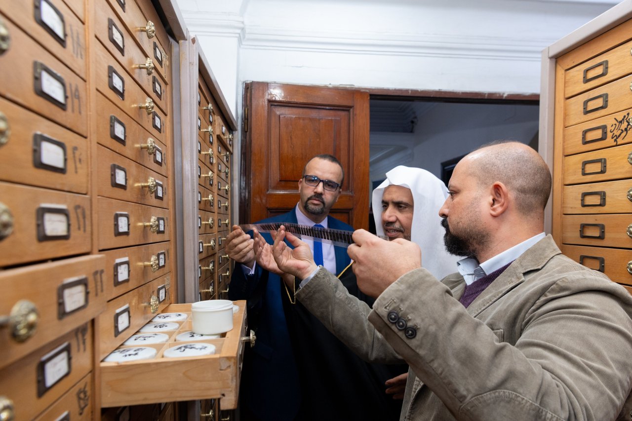 استضاف ⁧‫معهد المخطوطات العربية‬⁩ التابع لـ ⁧‫جامعة الدول العربية‬⁩ في مقره بالقاهرة، معالي الأمين العام رئيس هيئة علماء المسلمين الشيخ د. ⁧‫محمد العيسى‬⁩، حيث كان في استقباله رئيس المعهد السيد د. مراد الريفي
