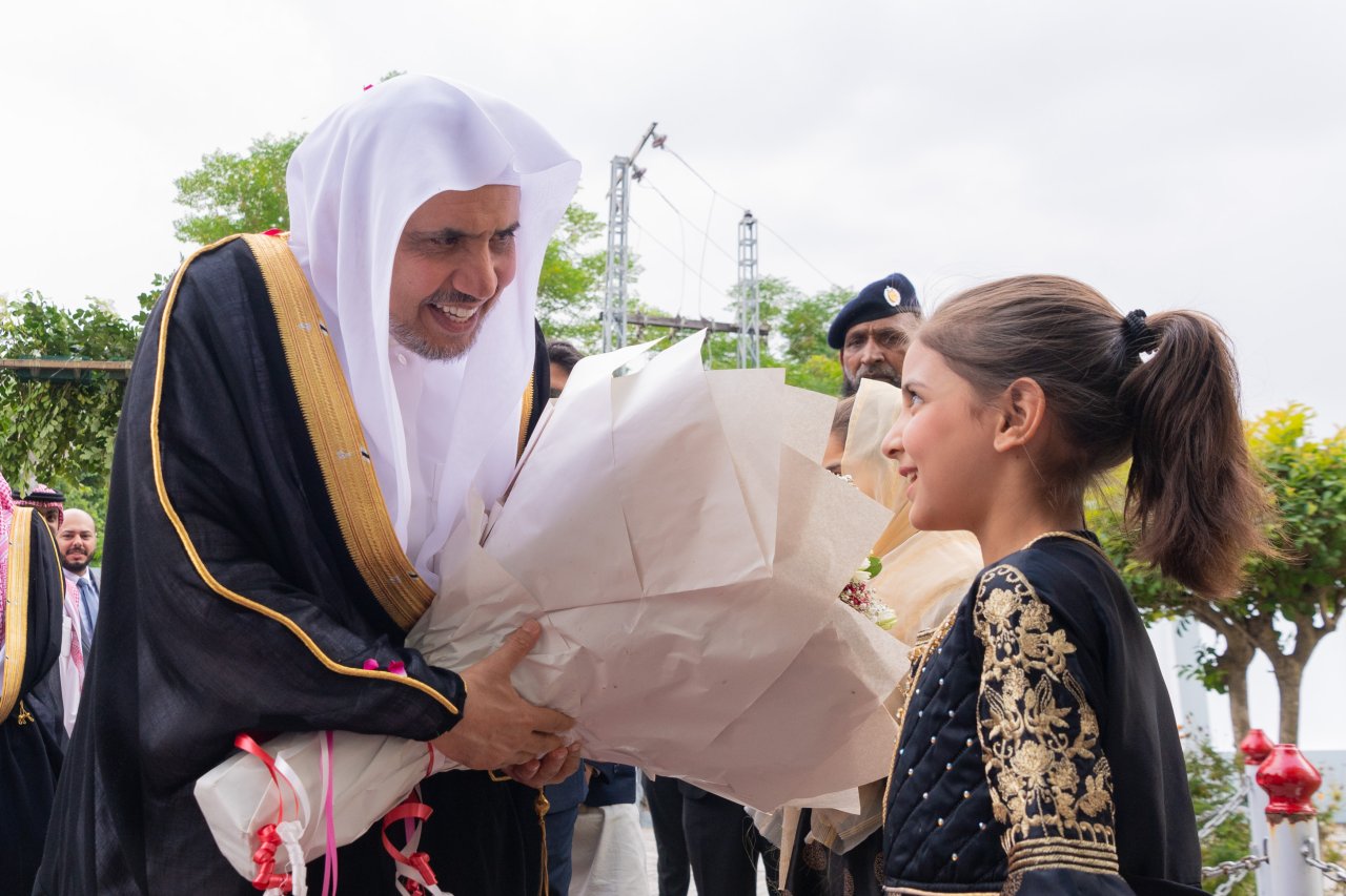 Cheikh Alissa inaugure la campagne d’aide. de la LIM à Islamabad pour le secours du peuple pakistanais