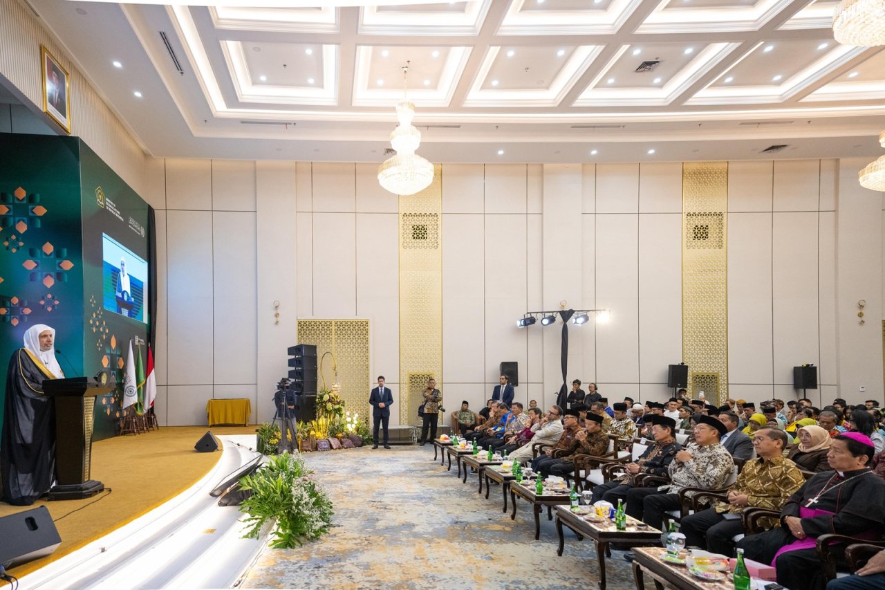 د. العيسى يلقي الكلمة الافتتاحية لمؤتمر إندونيسيا للوئام بين أتباع الأديان