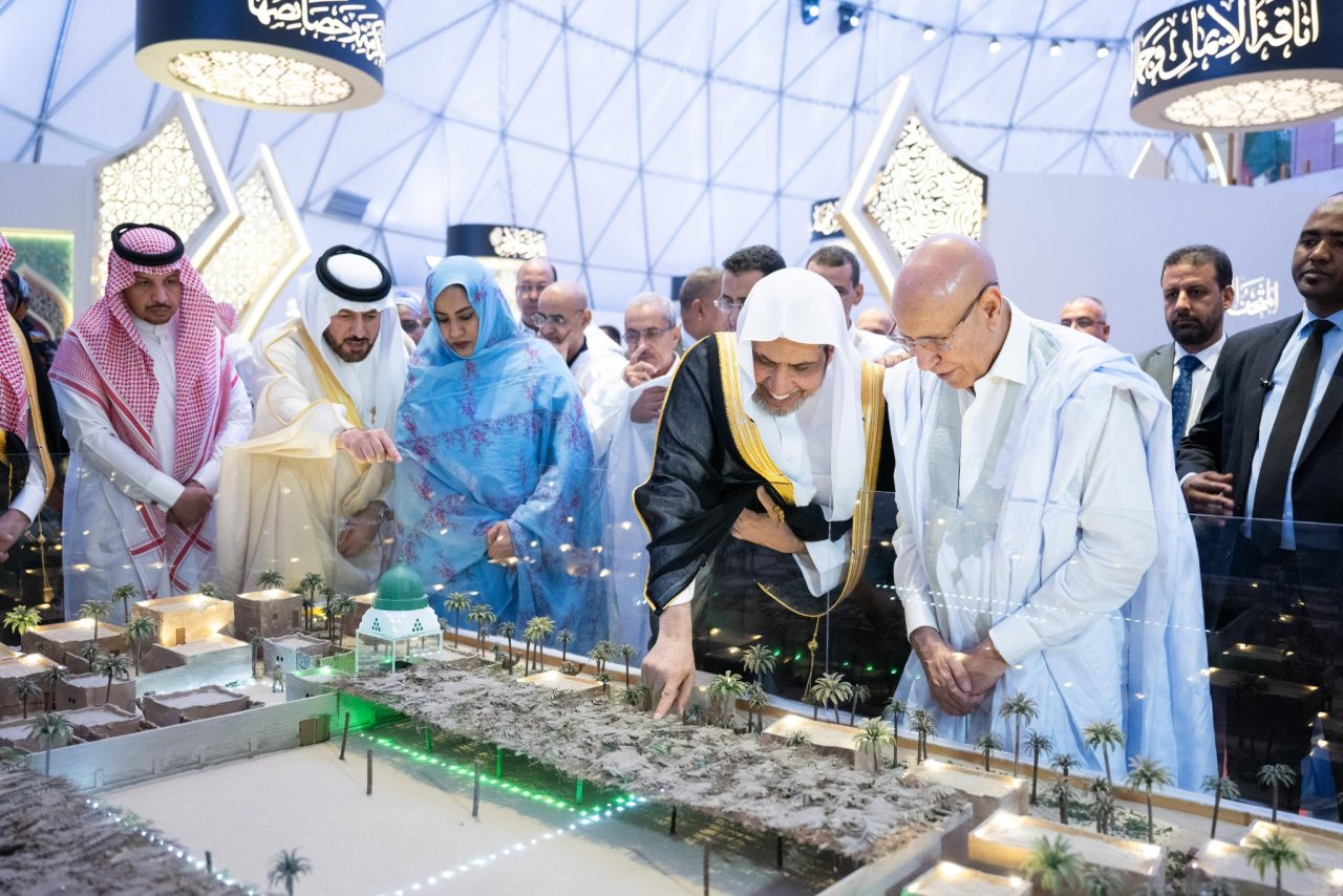 في إطار خطة "التوسّع الدولي للمتحف"، وبمشاركة أمين عام الرابطة، وحضور أعضاء السِّلك الدبلوماسي وكبار الشخصيات، الرئيس الموريتاني يفتتح متحفَ السيرة النبوية بنواكشوط