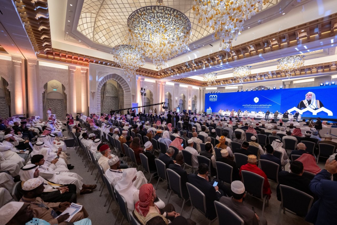 تُواصل ⁧‫رابطة العالم الإسلامي‬⁩ جهودَها في تعزيز وحدة الأمّة الإسلامية، ونبْذ أسباب الفُرقة والاختلاف، وترسيخ قِيَم الاحترام والتفاهم بين مختلف المذاهب الإسلامية، وذلك من خلال مُؤتمراتِها ومبادراتها وبرامجها