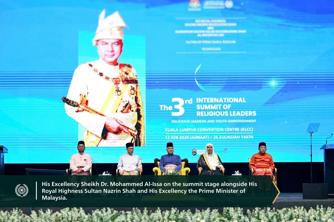 Kuala Lumpur, Malaysia: His Excellency Sheikh Dr. Mohammed Al-Issa, delivered the opening address at the Third International Summit of Religious Leaders, hosted by His Royal Highness Sultan Nazrin Muizzuddin Shah &amp; the PM, Mr. Anwar Ibrahim