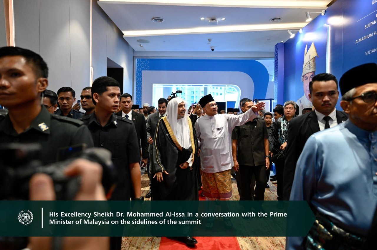 Kuala Lumpur, Malaysia: Sheikh Dr. Mohammed Al-Issa attends the Third International Summit of Religious Leaders as a keynote speaker at the opening ceremony
