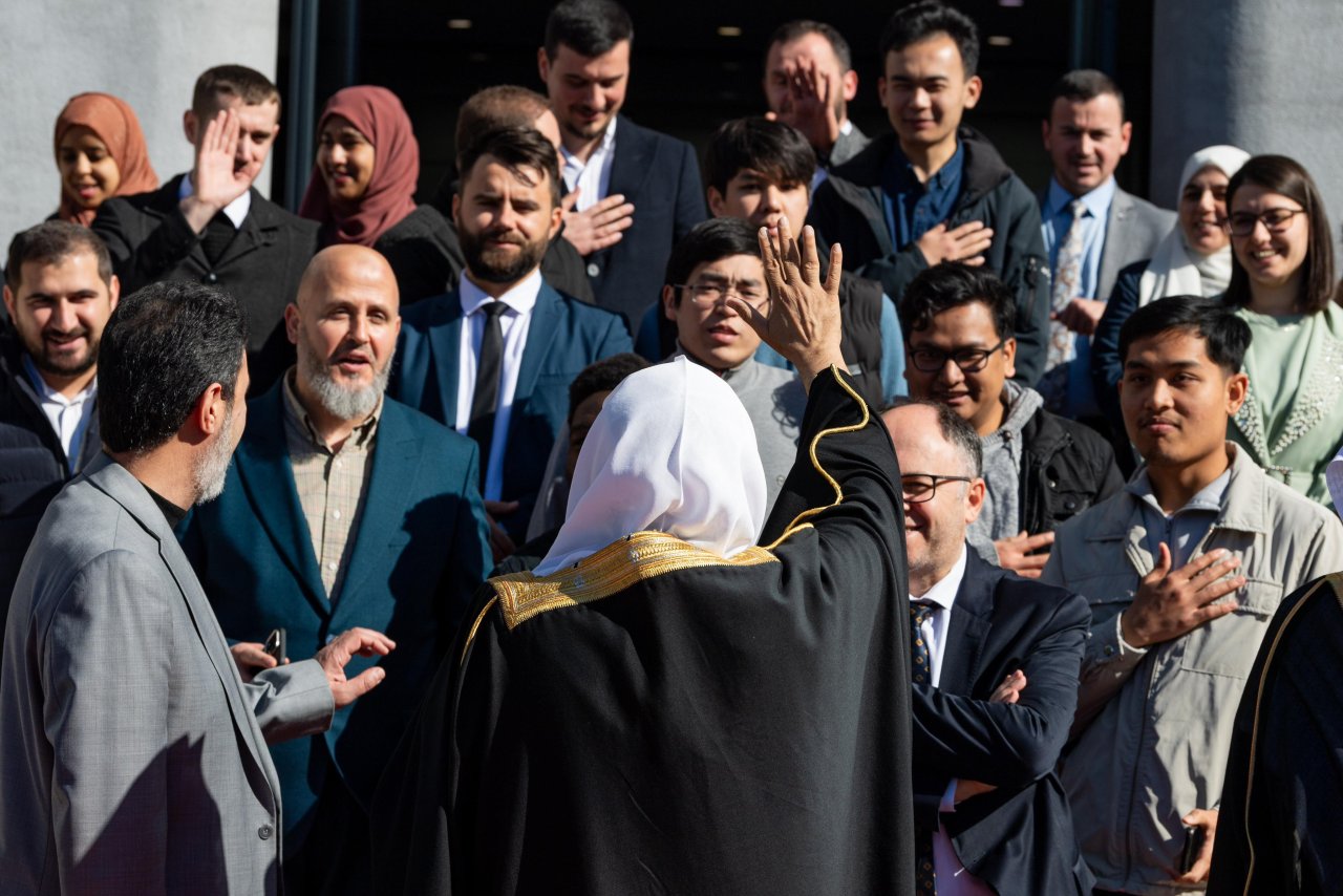 در دو سخنرانی جداگانه برای دانشگاهیان و دانشجویان در شهر تیرانا: