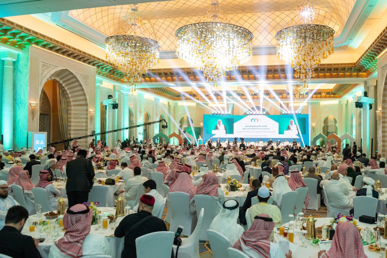 ‏التطلع لعزم المؤتمرين على تعزيز التفاهُم والتعاوُن بين المذاهب الإسلامية لخدمة الأهداف المشتركة، ولا سيما ما يتعلَّق بالقضايا الكبرى، ومواجهة خطابات التطرف الطائفي وشعاراته وممارساته، الذي سعى لإذكاء الصراع والصدام المذهبي
