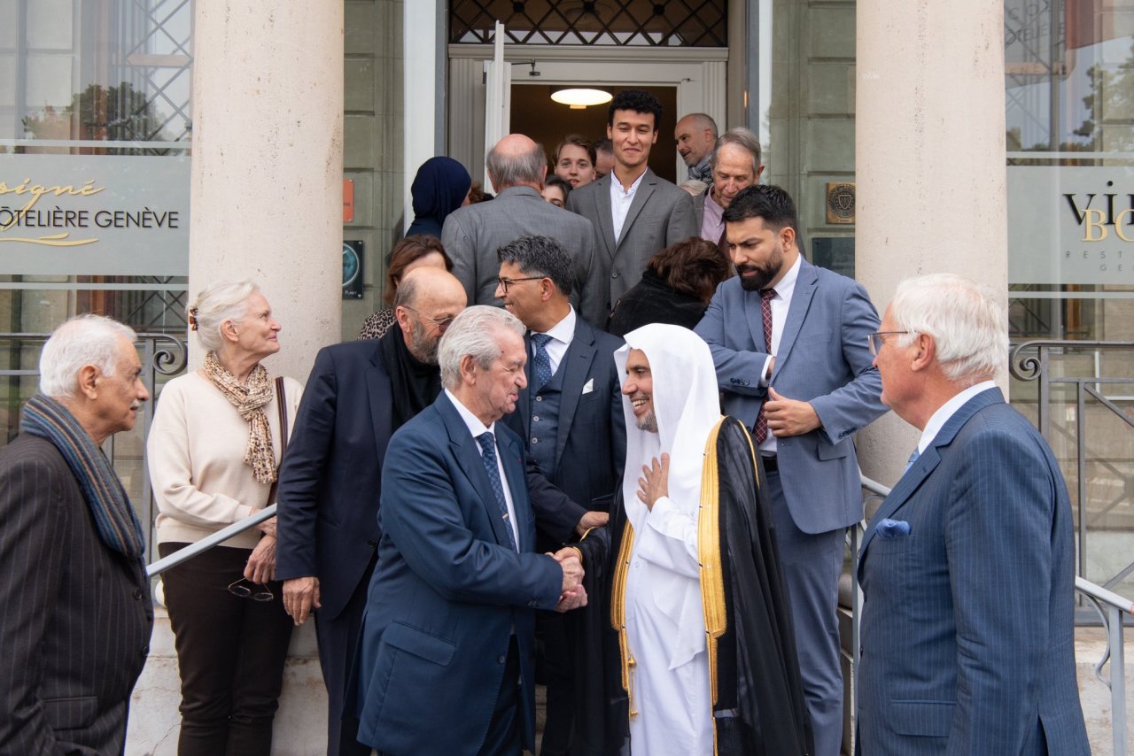 At the invitation of the Swiss Forum on International Policy:  His Excellency Sheikh Dr. Mohammed Al-Issa, Secretary-General of the MWL and Chairman of the Organization of Muslim Scholars, delivered a lecture entitled: "Islam and the West: